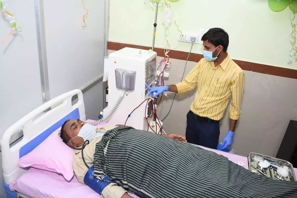 जि़ला अस्पताल में शुरू हुई नि:शुल्क डायलिसिस की सुविधा, पहले दिन ही आने लगे मरीज़